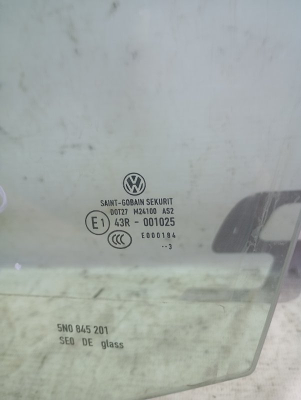 Стекло двери Volkswagen Tiguan 2014 5N