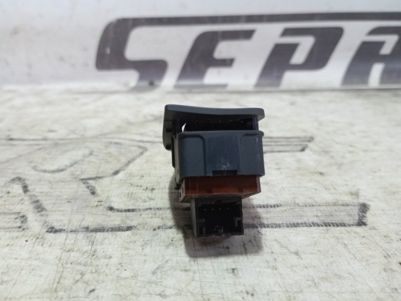 Кнопка открывания багажника Audi A4 2011 B8