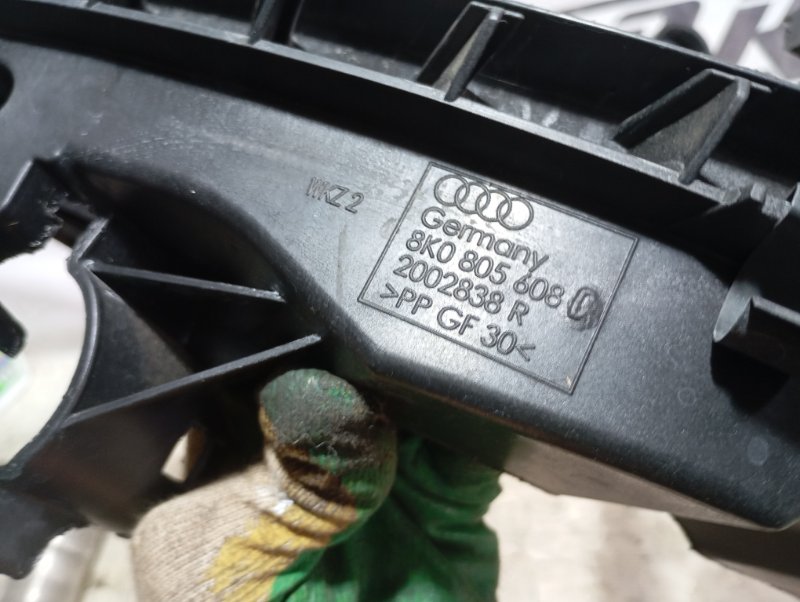 Кронштейн фары Audi A4 2011 B8