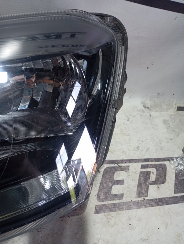 Фара Skoda YETI 2015