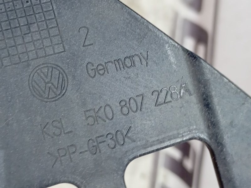 Кронштейн фары Volkswagen Golf 2010 Mk6