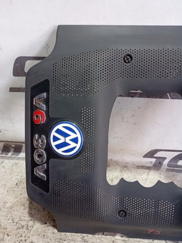 Крышка двигателя декоративная Volkswagen Passat 2002 B5