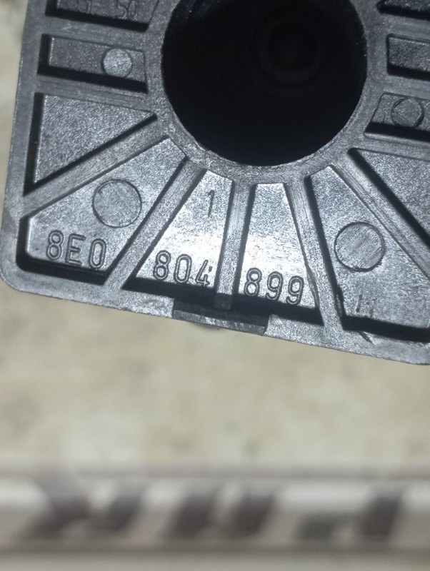 Болт крепления запасного колеса Audi A6 2005 C6