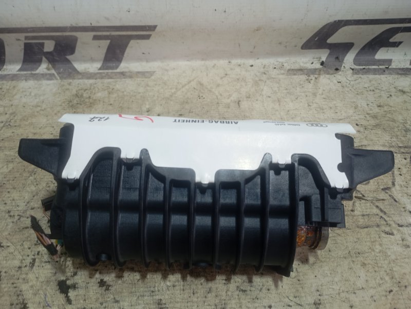 Подушка безопасности пассажира Audi A4 2011 B8