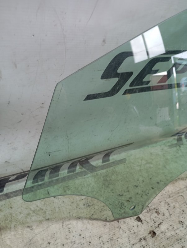 Стекло двери Skoda Karoq 2024