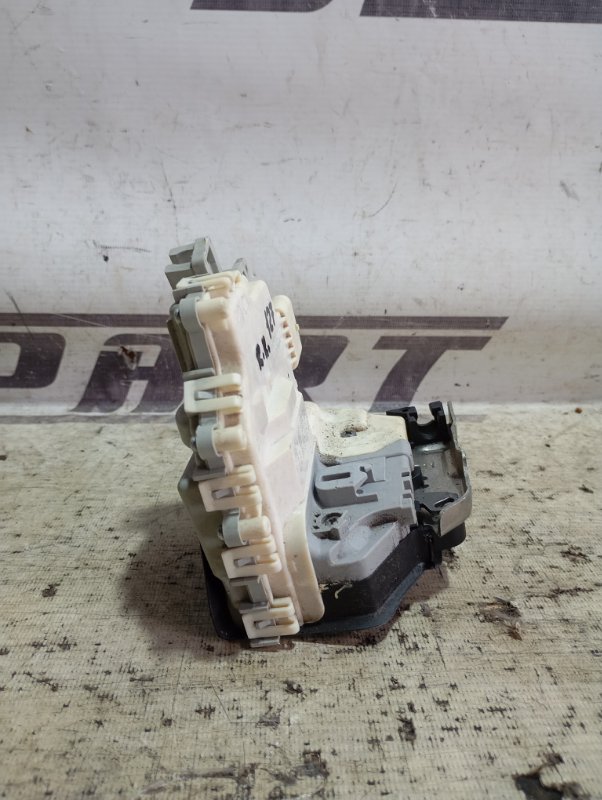 Замок двери Audi A4 2011 B8