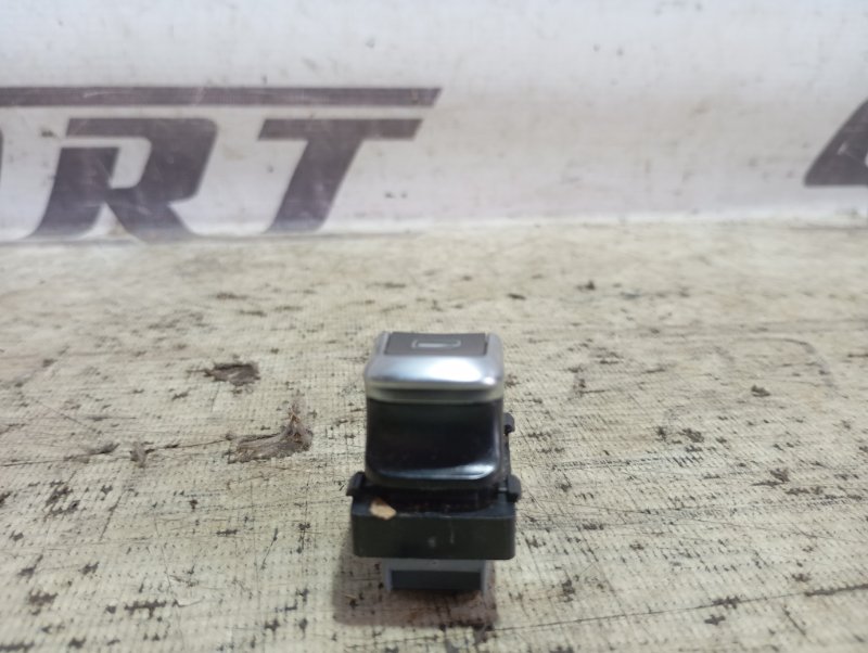 Кнопки стеклоподъемников Audi Q5 2013 8R
