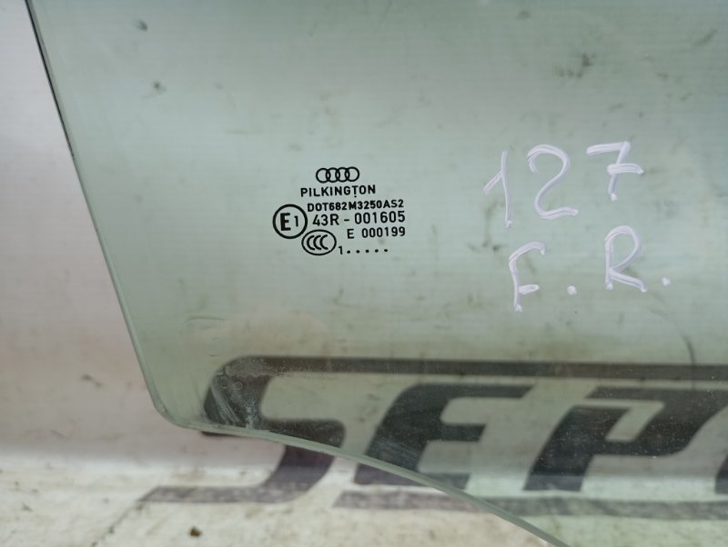 Стекло двери Audi A4 2011 B8