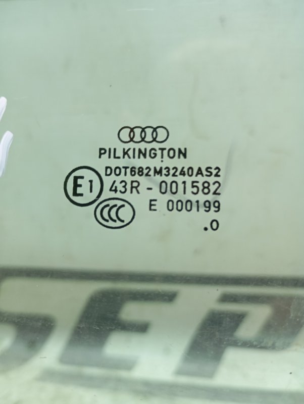 Стекло боковое Audi A4 2011 B8