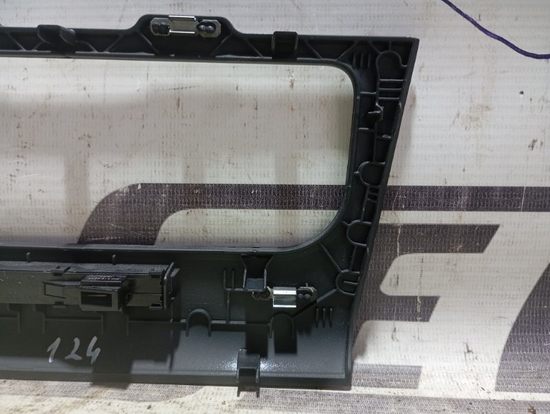 Накладка панели климат контроля Volkswagen Golf 2010 Mk6