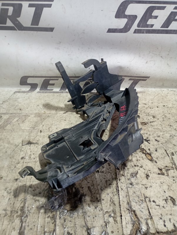 Кронштейн фары Audi A4 2008 B8