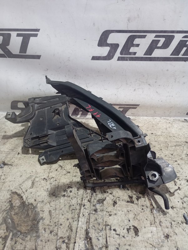 Кронштейн фары Audi A4 2008 B8