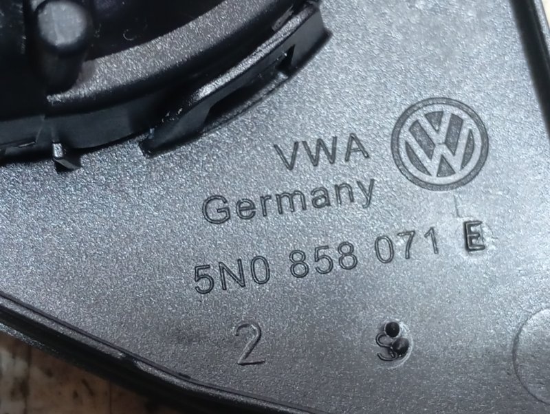 Дефлектор центральный Volkswagen Tiguan 2014 5N