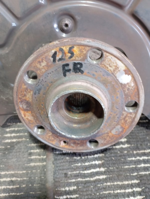 Кулак поворотный Audi A3 2010 8P