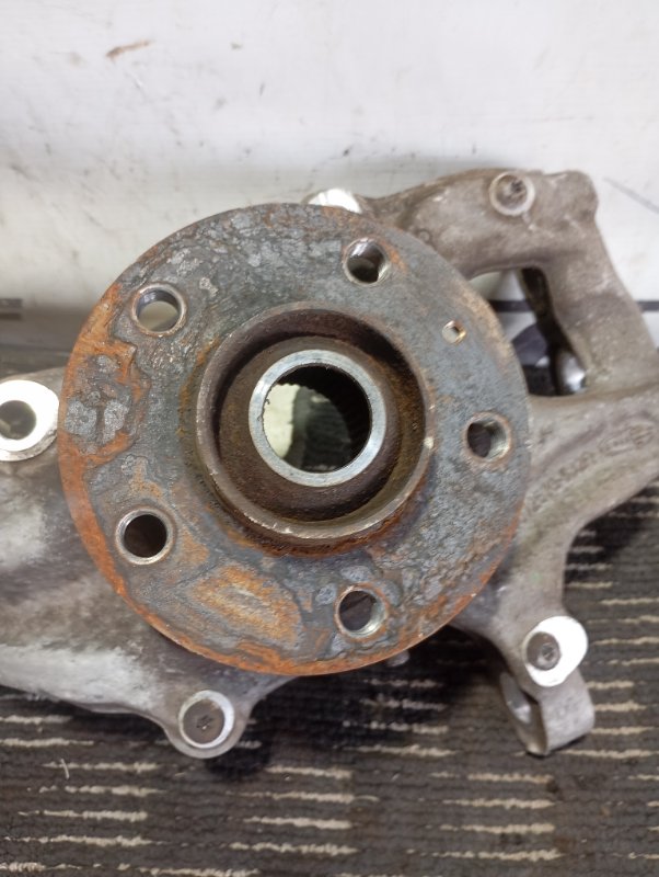 Кулак поворотный Audi A4 2008 B8