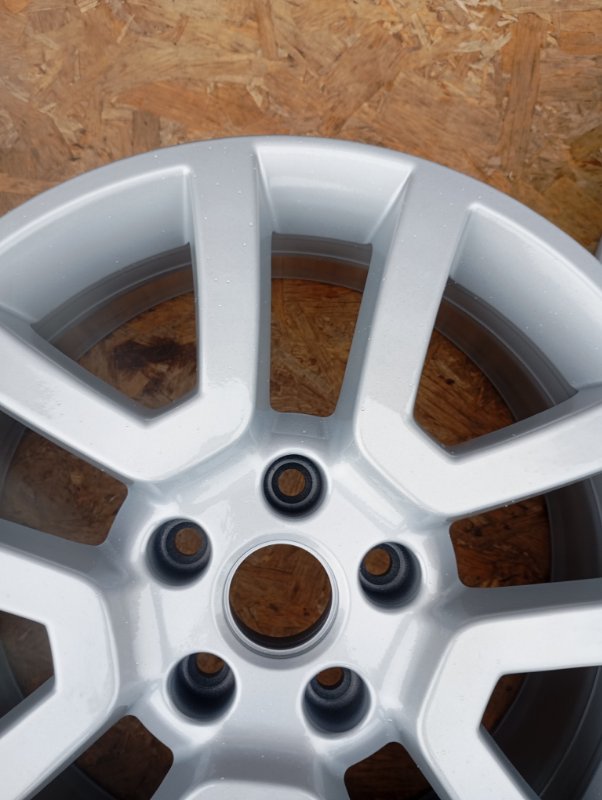 Диски колес Skoda YETI 2015
