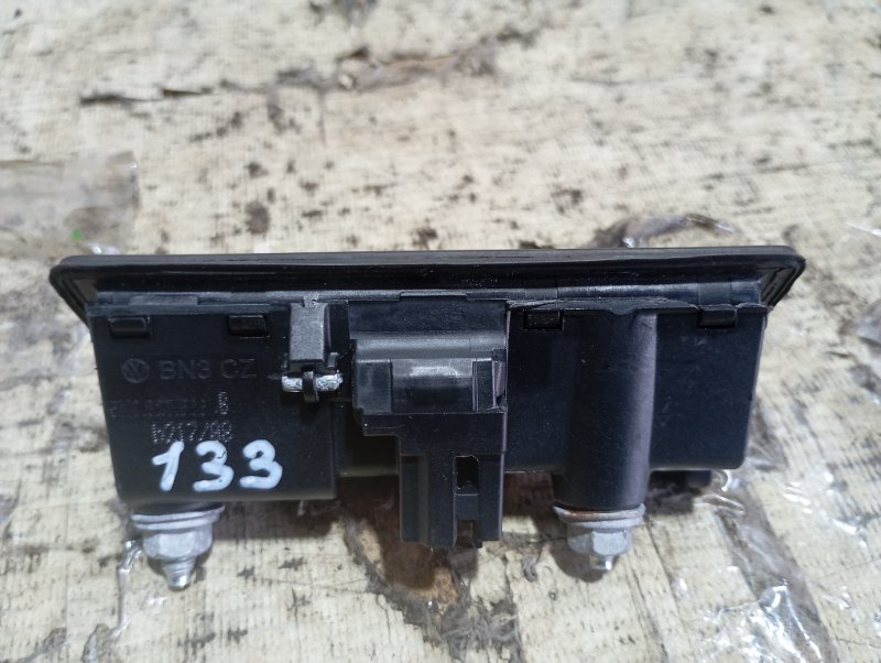 Кнопка открывания багажника Audi A4 2008 B8