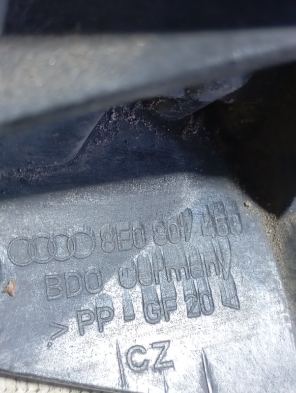 Кронштейн бампера Audi A4 2002 B6