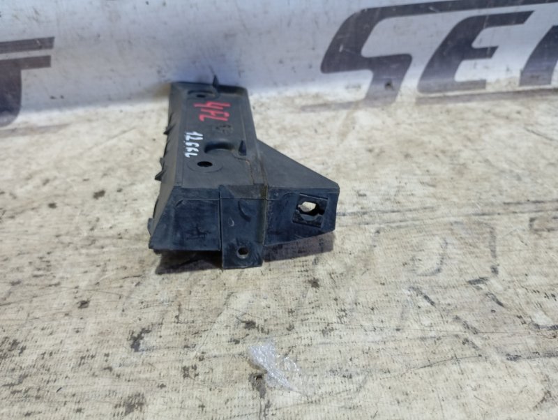Кронштейн бампера Audi A4 2002 B6