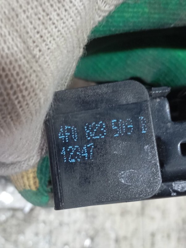 Замок капота Audi A6 2007 C6