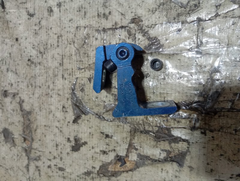 Петля двери верхняя Audi A4 2008 B8