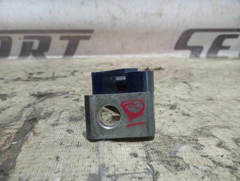 Петля двери верхняя Audi A4 2008 B8