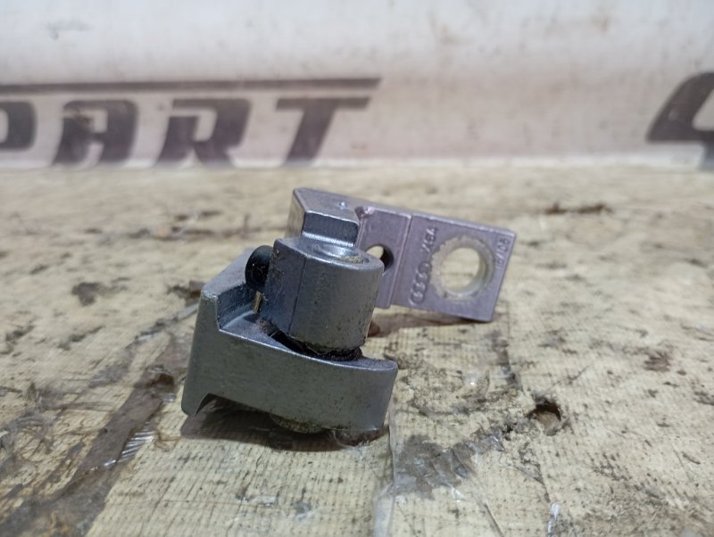 Петля двери верхняя Audi A4 2006 B7