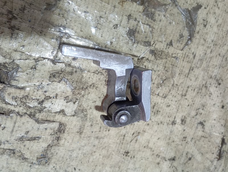 Петля двери верхняя Audi A4 2006 B7