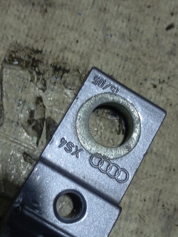 Петля двери верхняя Audi A4 2006 B7