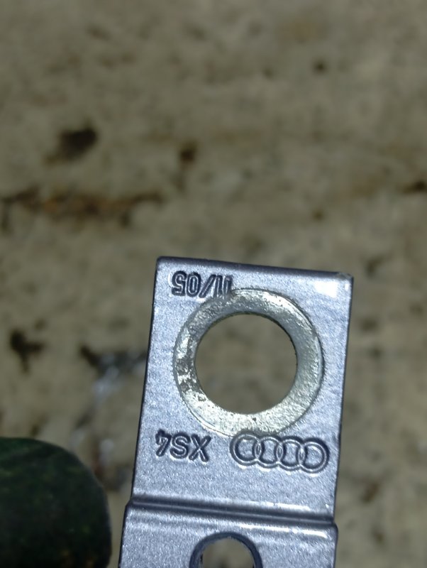 Петля двери верхняя Audi A4 2006 B7