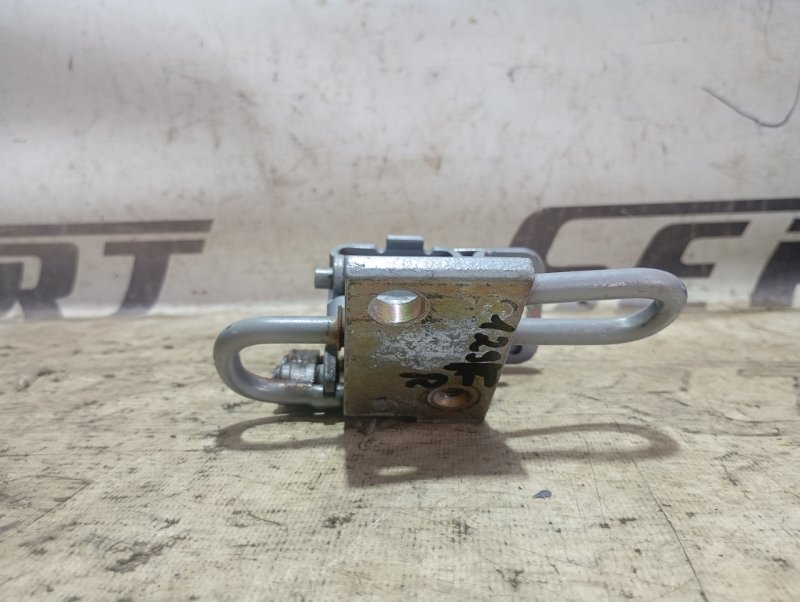 Петля двери верхняя Audi A4 2006 B7