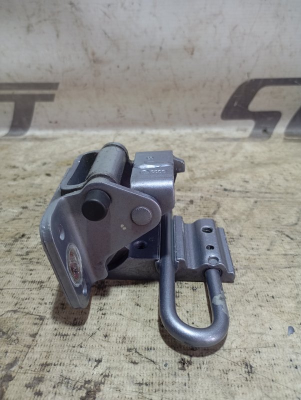 Петля двери верхняя Audi A4 2006 B7