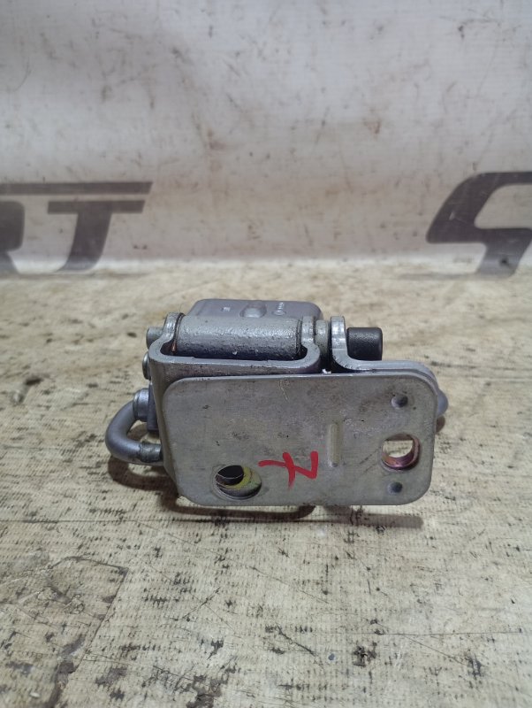 Петля двери верхняя Audi A4 2006 B7