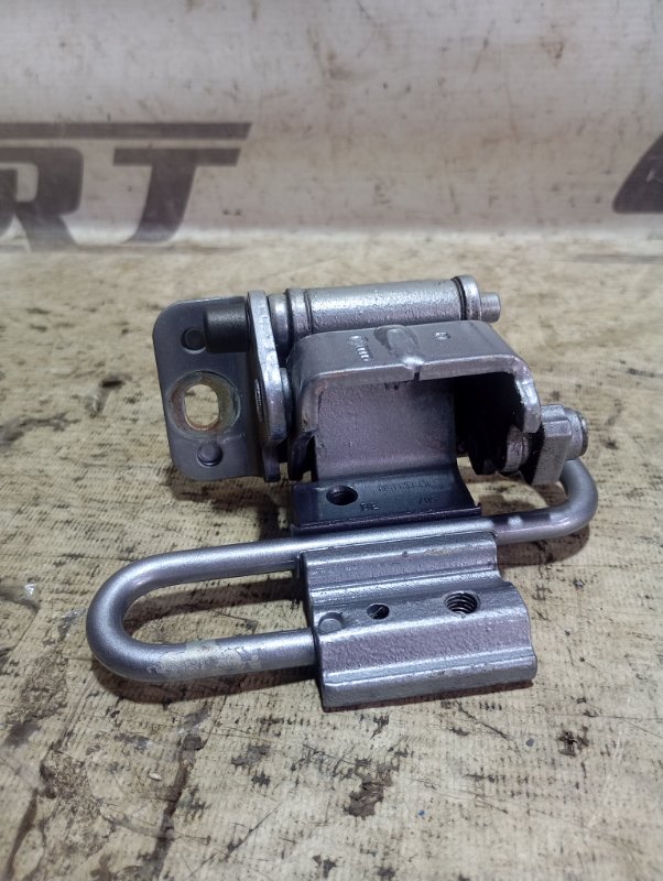 Петля двери верхняя Audi A4 2006 B7