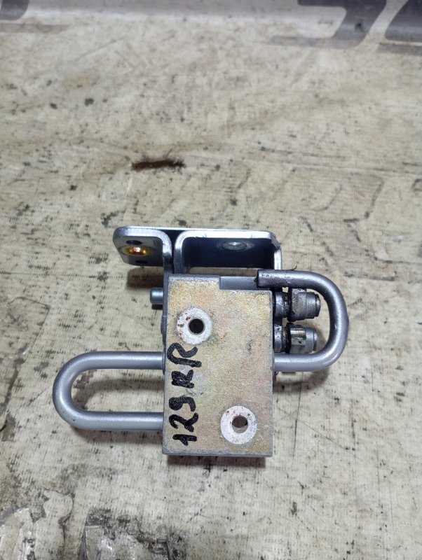 Петля двери верхняя Audi A4 2006 B7