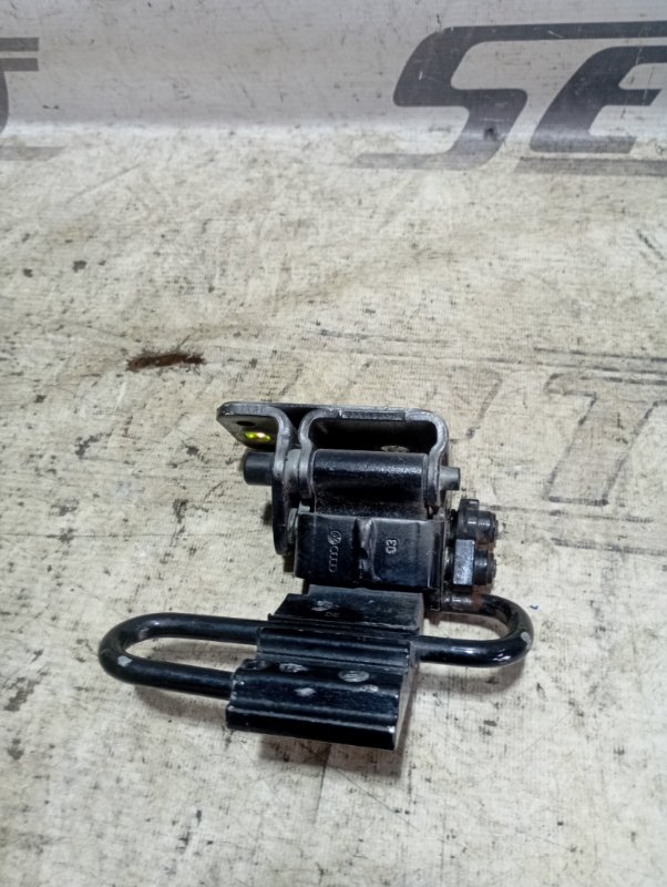 Петля двери верхняя Audi A4 2002 B6