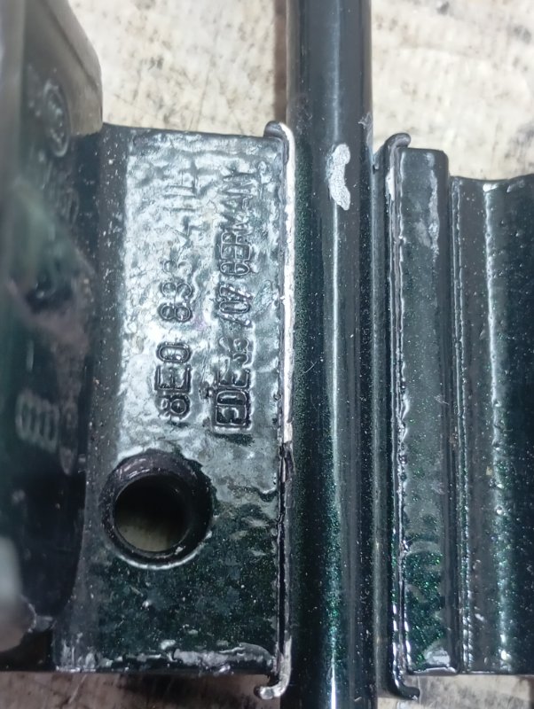 Петля двери верхняя Audi A6 2007 C6