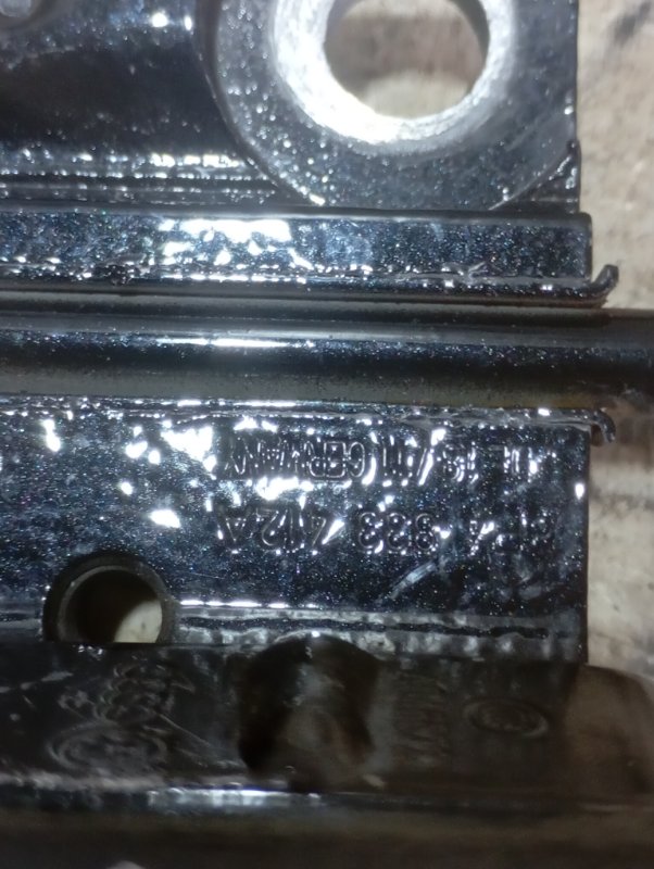 Петля двери верхняя Audi A3 2010 8P