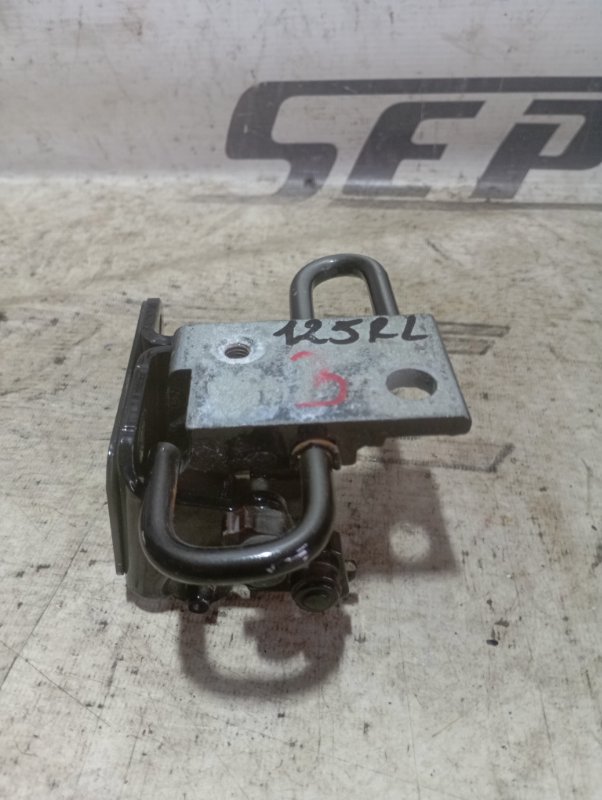 Петля двери верхняя Audi A3 2010 8P