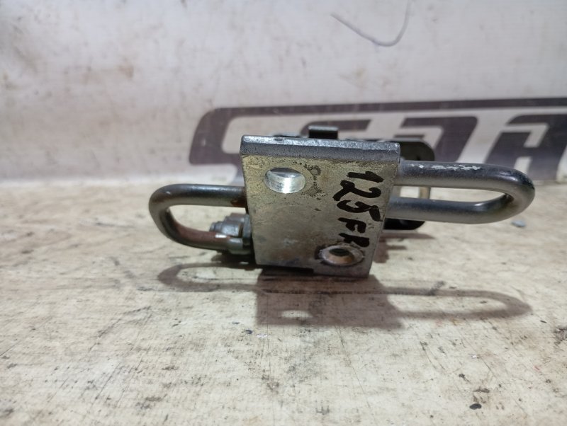 Петля двери верхняя Audi A3 2010 8P