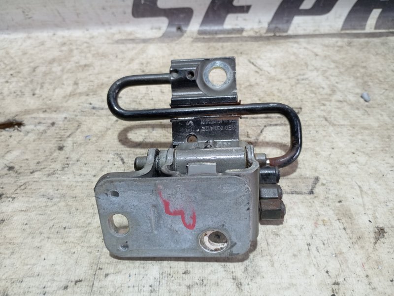 Петля двери верхняя Audi A3 2010 8P
