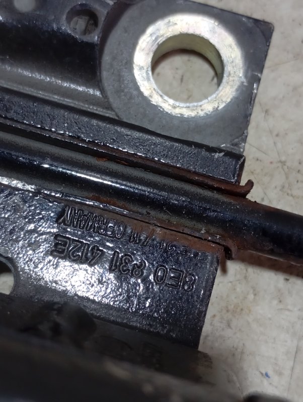 Петля двери верхняя Audi A3 2010 8P