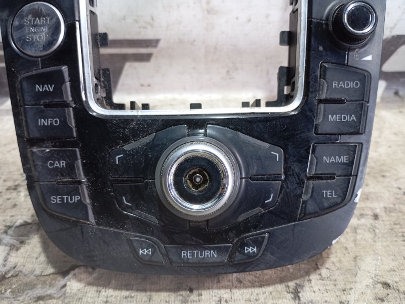 Накладка кулисы КПП Audi Q5 2010 8R
