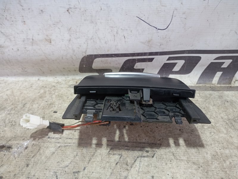 Прикуриватель Audi Q5 2010 8R