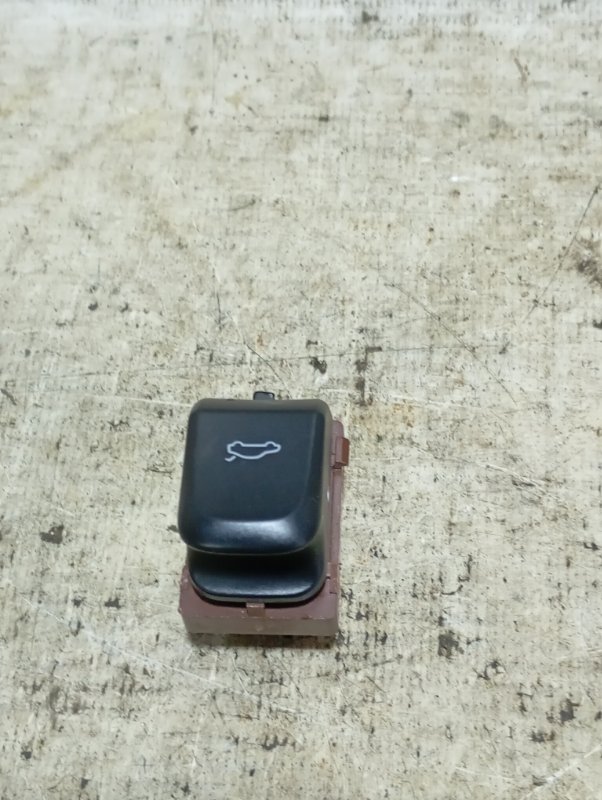 Кнопка открывания багажника Audi A4 2011 B8