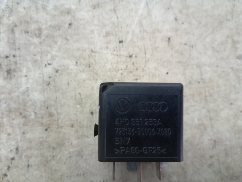 Реле Audi A4 2011 B8