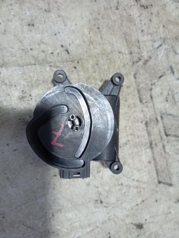 Сервопривод заслонки печки Audi A4 2006 B7
