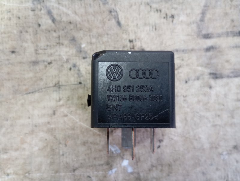 Реле Audi A4 2011 B8
