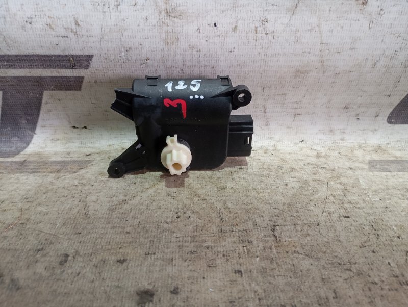 Сервопривод заслонки печки Audi A3 2011 8P