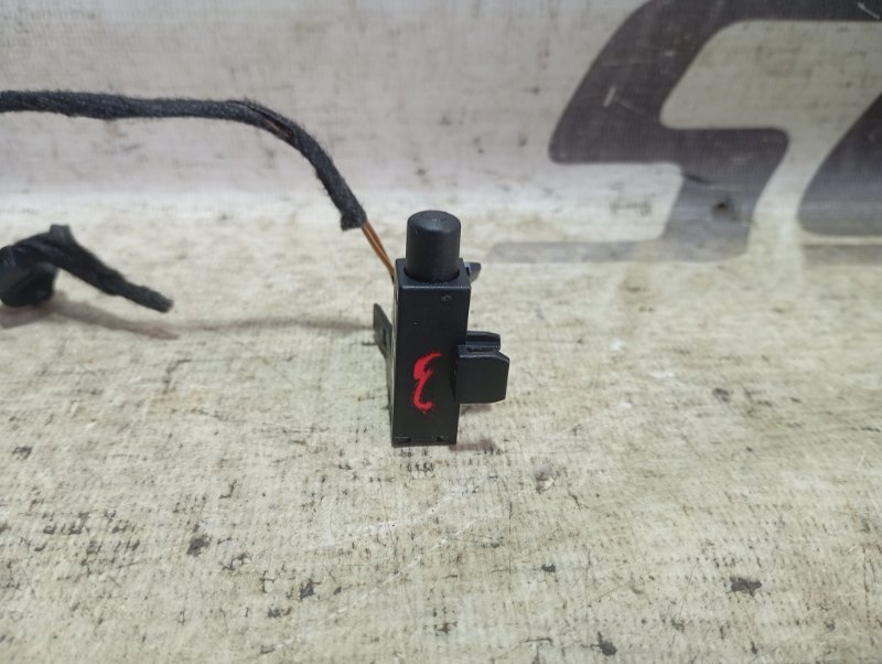 Выключатель концевой стояночного тормоза Audi A3 2011 8P